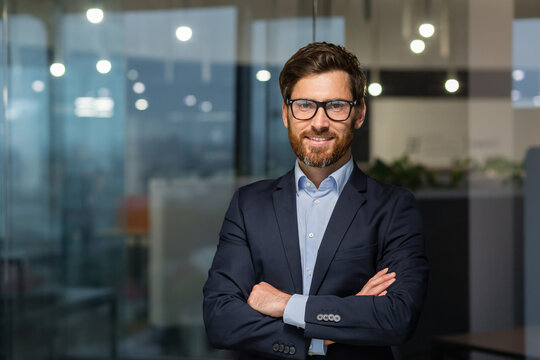 Executivo em aula individual de inglês online por videochamada